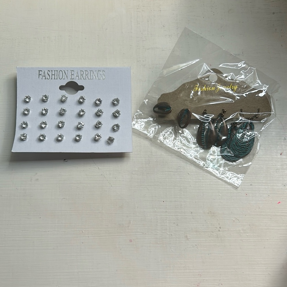 2 pack of earrings